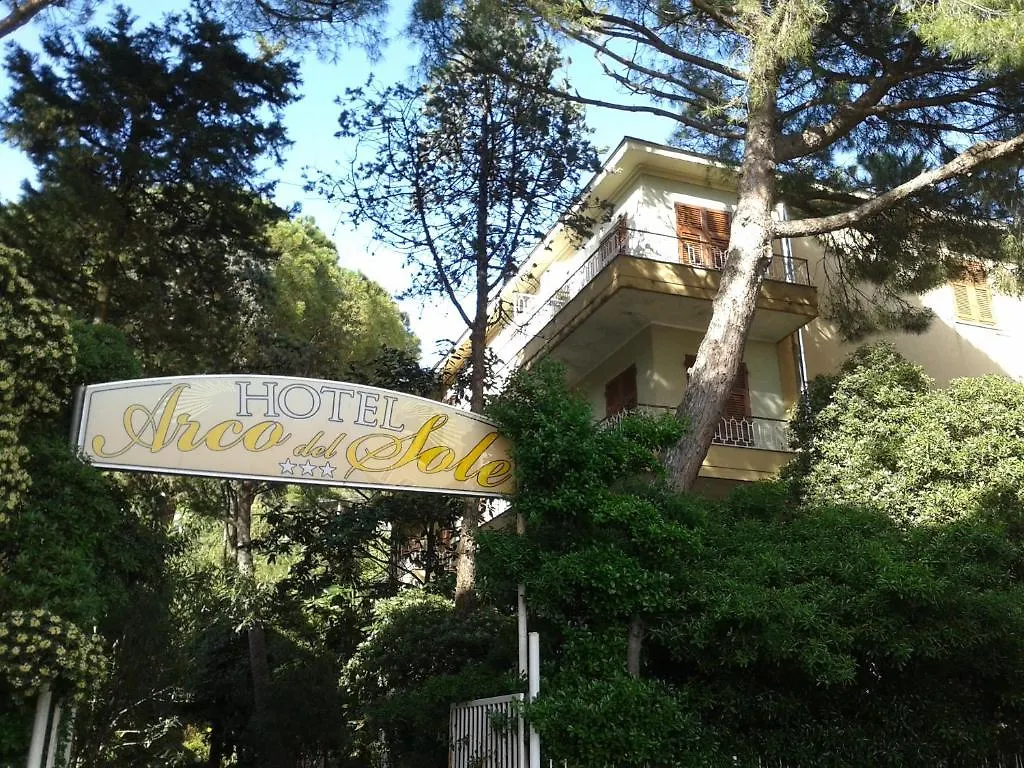Hotel Arco Del Sole location
